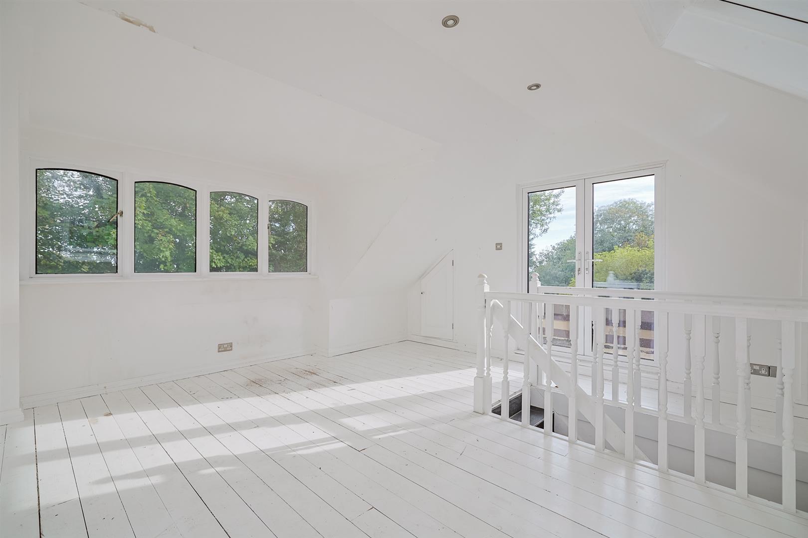 Grovewood, Groves Avenue, Langland, Swansea, SA3 4QF